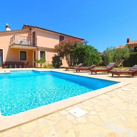 Dom wakacyjny Mit Privatpool Fuer 10 Personen Ca 180 Qm In Liznjan, Istrien Suedkueste Von Istrien