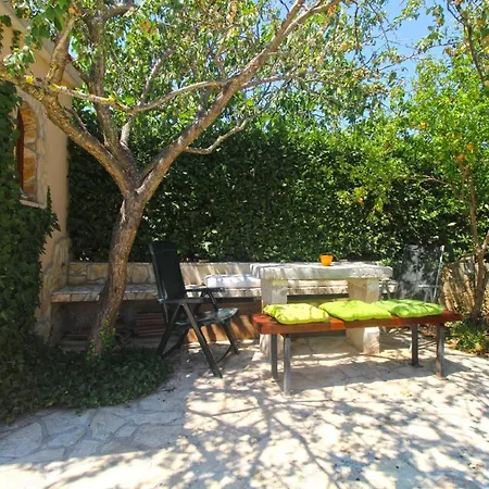 Mit Privatpool Fuer 10 Personen Ca 180 Qm In Liznjan, Istrien Suedkueste Von Istrien *
